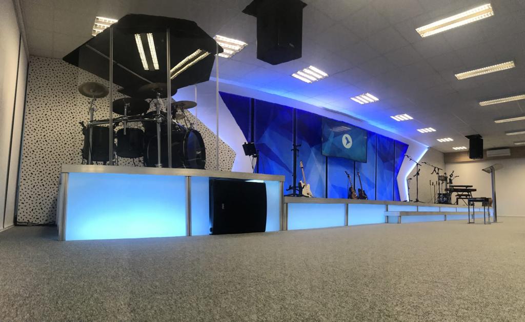 Pódium s LED podsvietením